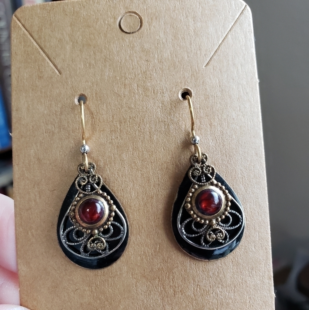Cute vintage filigree and enamel dangle earrings